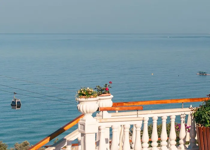 艾丽亚阳光山丘酒店 4*