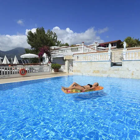 ホテル Sunny Hill Alya 4*