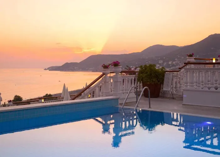 Sunny Hill Alya Hotel