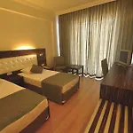 酒店 艾丽亚阳光山丘酒店 4*