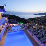 艾丽亚阳光山丘酒店 4* 阿拉尼亚